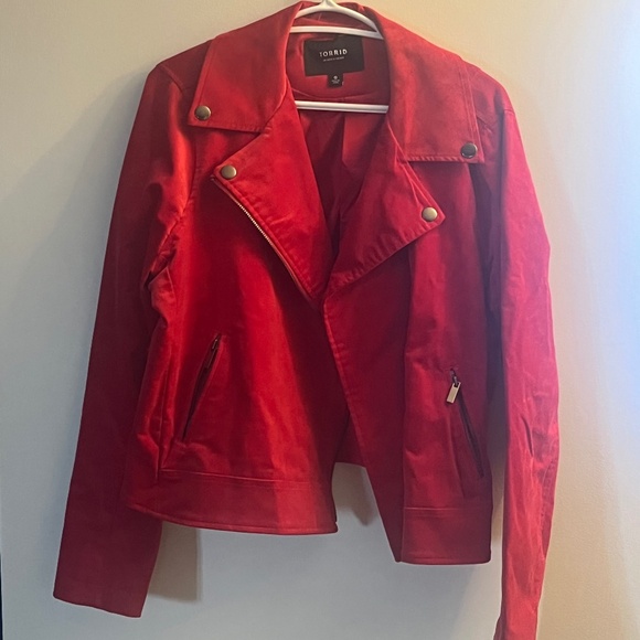 Beautiful red jacket - Picture 1 of 1